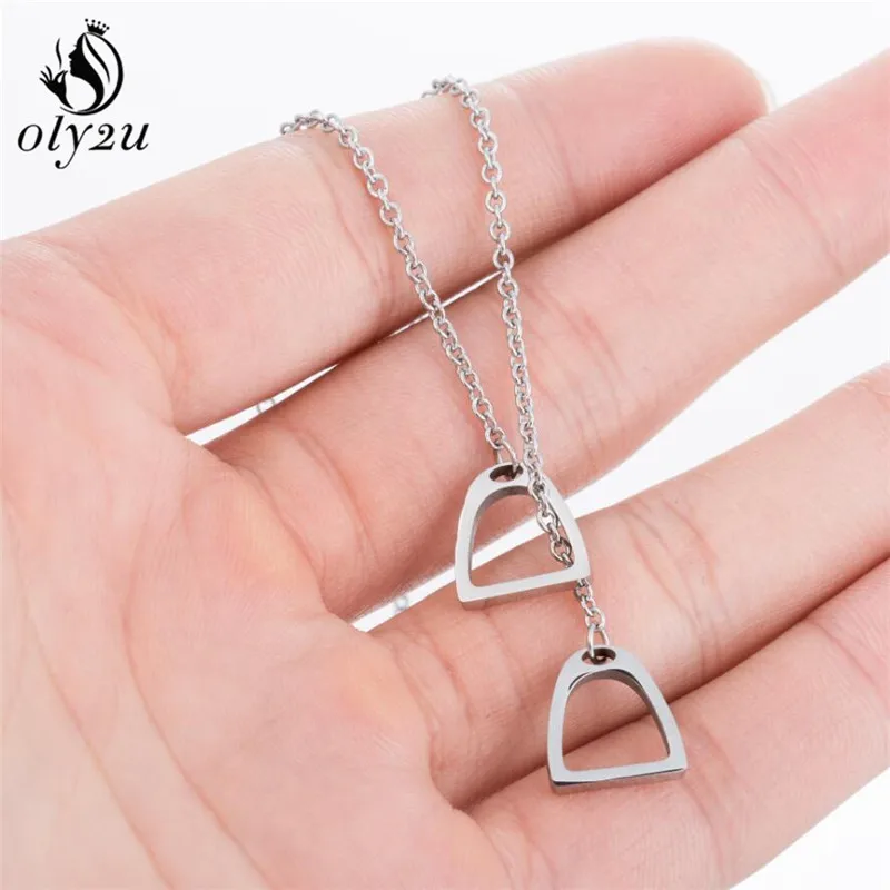 Oly2u Fashion Lychee Horse Hoof Necklaces Lucky Horseshoe Pendant Necklace Jewellery Hollow Double Luck Necklace Horse necklace