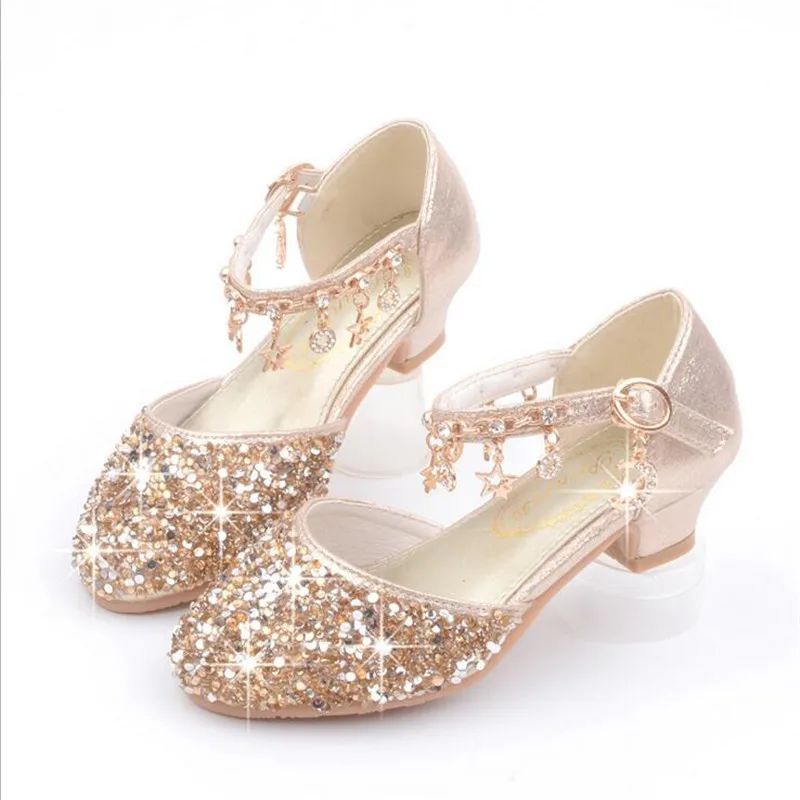 Элегантные сандалии принцессы для девочек; Новинка года; брендовая летняя детская Свадебная обувь для студентов; блестящая детская Праздничная обувь; Размеры 26-38 - Цвет: Золотой