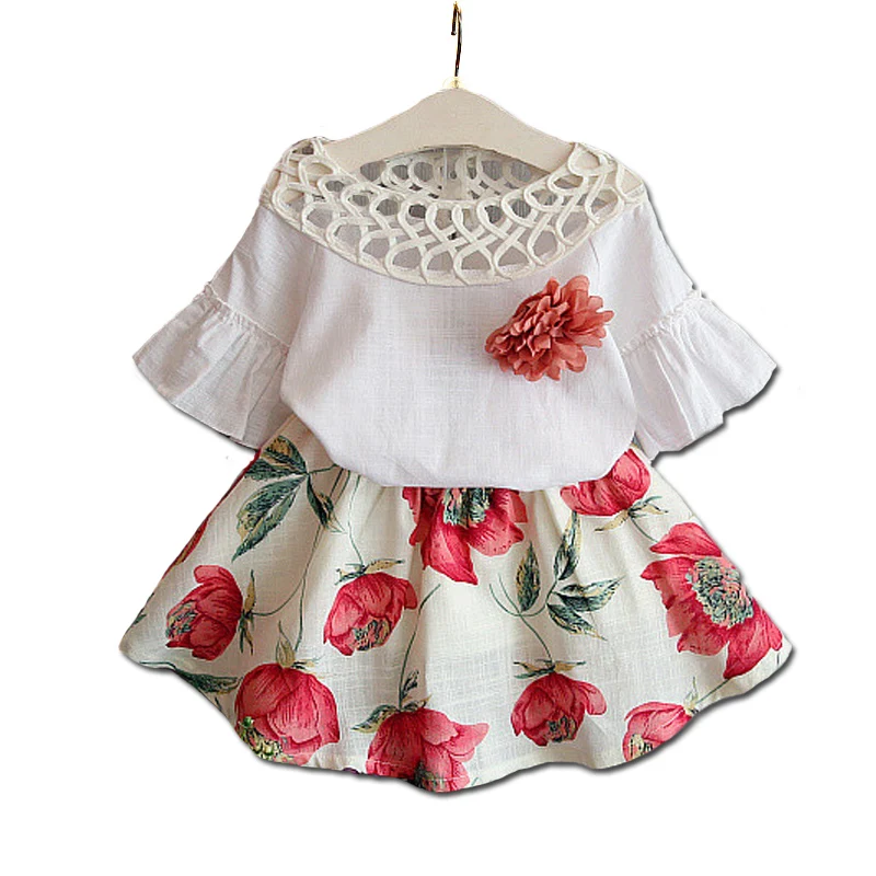 

Girls Sets 2019 Summer New Children's Clothing Short-sleeved Flower Suits Sweet Hollow Tops + Shorts Flowers Sets