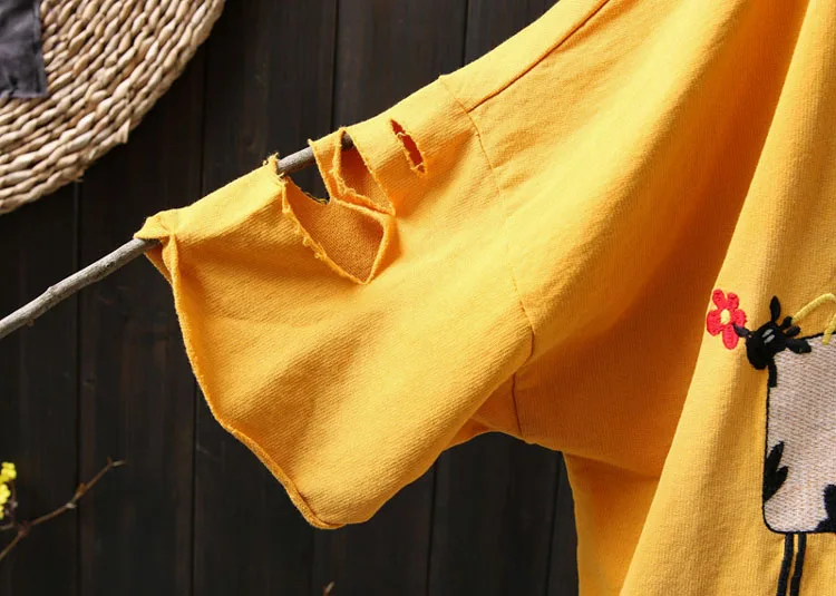 Уличная одежда, футболки, желтая футболка с дырками, летняя Свободная Женская хлопковая Футболка с нашивками, дизайнерская футболка с вышитыми мультяшными животными, женские топы