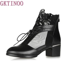 Летние женские модные босоножки из натуральной кожи на толстом среднем каблуке со шнуровкой и вырезами ботильоны; большие размеры 35-43