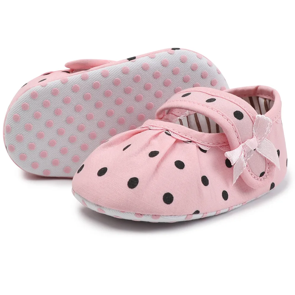 Обувь для маленьких девочек; обувь для новорожденных в розовый горошек; хлопковая мягкая нескользящая подошва; обувь для маленьких принцесс; мокасины для малышей