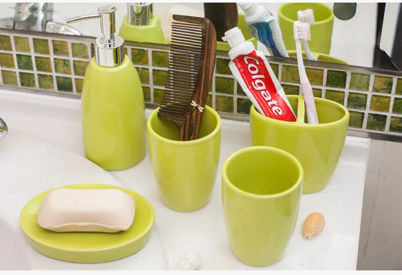 Модный короткий керамический набор для ванной из пяти штук, комплект принадлежностей для ванной, набор для мытья зубов shukoubei, мыльница, держатель для зубных щеток