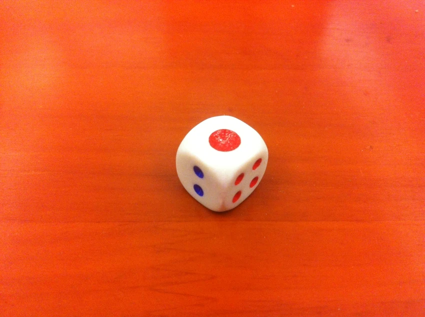 Dice n roll odetari. Китайский кубик d6. Игральный кубик 6мм. Красный и синий игральный кубик. Китайские игральные кубики.