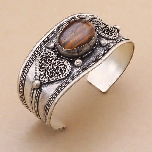 

A Unisex Charm Tiger Eye Stone Cuff Bracelet Bangle Tibet Silver Carved Heart
