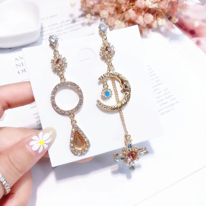

Dominated 2019 Fashion Creative Asymmetric Long Moon Crystal Drop earrings Women exaggerated metal geometry circular earrings
