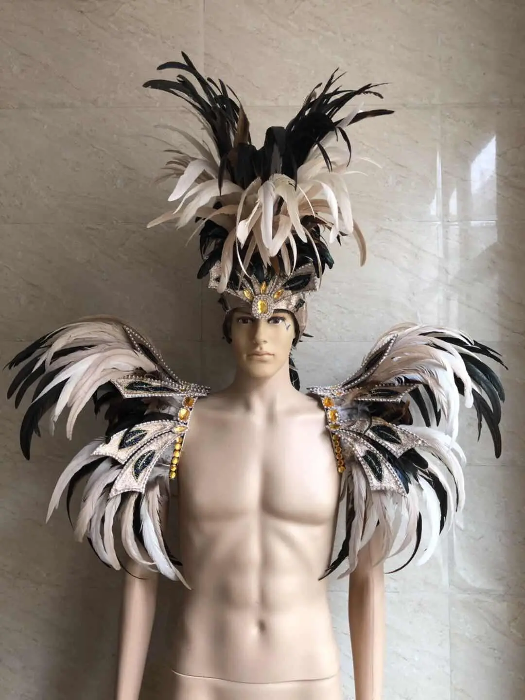 

Latin dance Samba accessories Fashion exquisite headdress feathers Delicate dance shows accessories Samba clothing