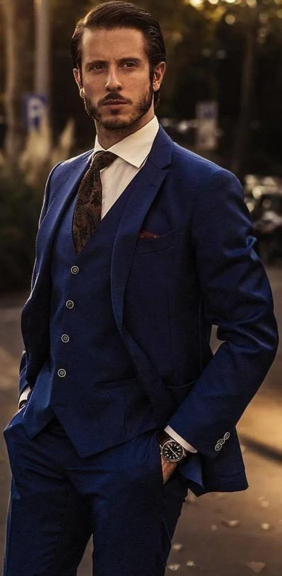 groom-tuxedos-navy-blue-groomsmen-mens-wedding_