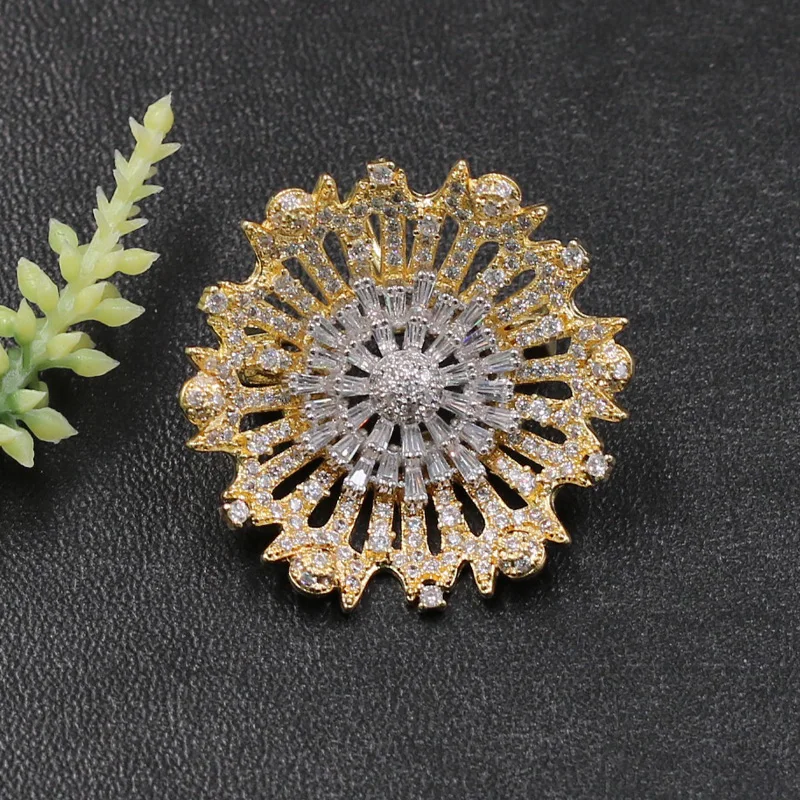 

Lanyika Fashion Jewelry Elegant Hollow Sun Flower Brooch Pendant Dual Use for Engagement Daily Micro Paved Zircon Popular Gifts