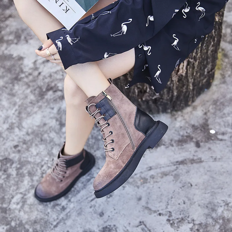 

2018 autumn new fashion simple Martin boots women high tube ladies casual retro style leather women's boots.