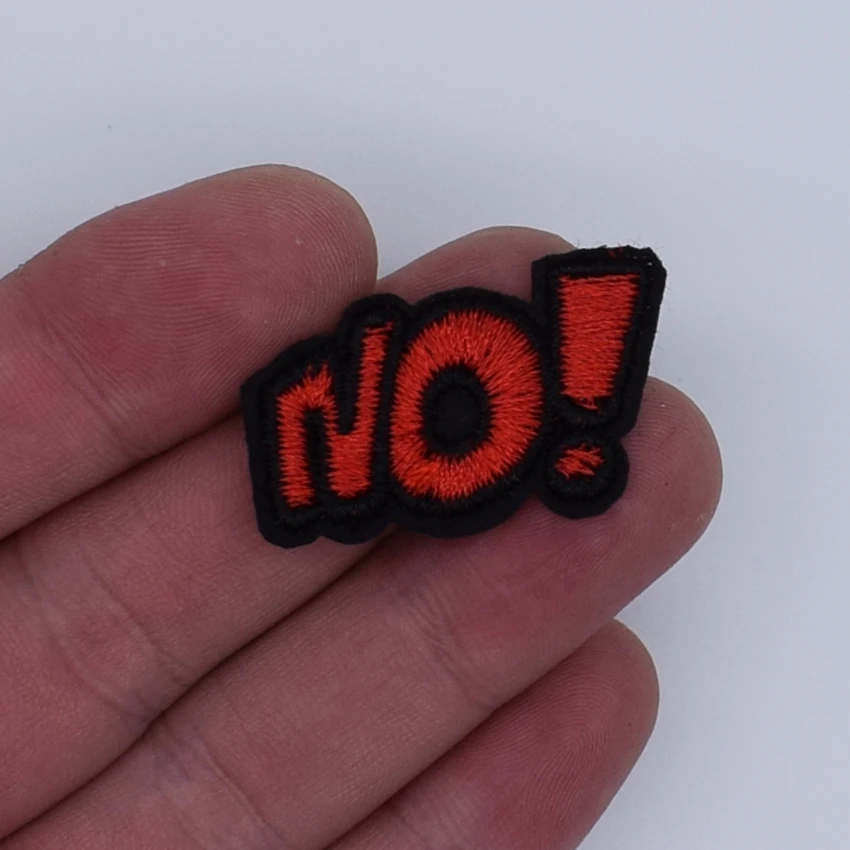 2 шт. маленький размер Вышивка Железо на заплатках красный без букв дизайн Сделай
