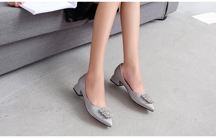 BaoYaFang/Новинка; сезон весна-осень; женская офисная обувь; обувь на низком каблуке; модная женская обувь с пряжкой и кристаллами