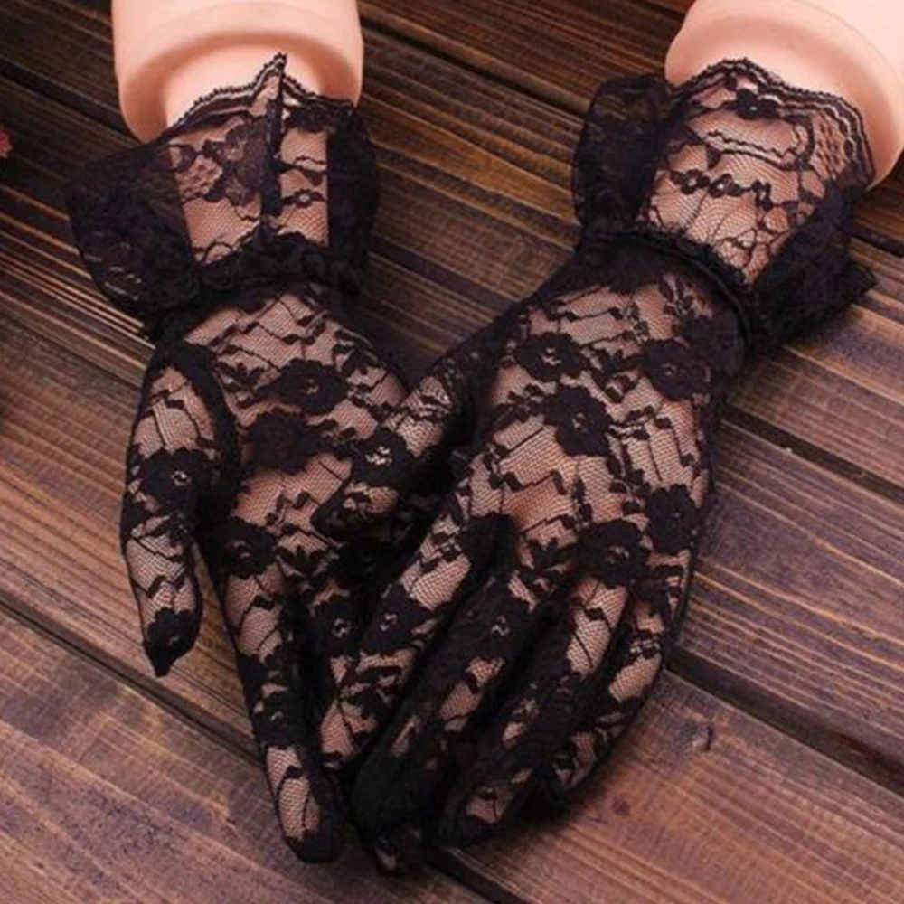 

2020 Sexy Lace Short Full Gloves Evening Party Pageant Gloves High Elasticity Knit Mesh Mittens Breathable Sun Gloves Wholesale