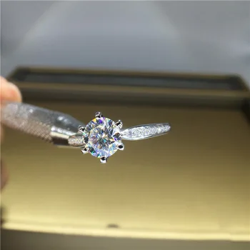 

100% 18K 750Au Gold Moissanite Diamond Ring D color VVS With national certificate MO-00119
