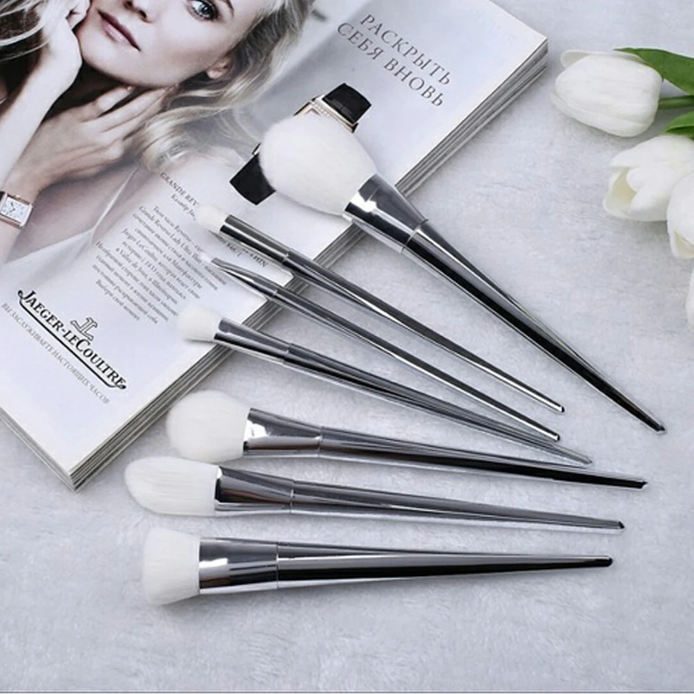 

7pcs/Set Foundation Makeup Brushes set Cosmetic Lip Powder Blending Tool Kit Silver Eye Face Powder Foundation Brushes