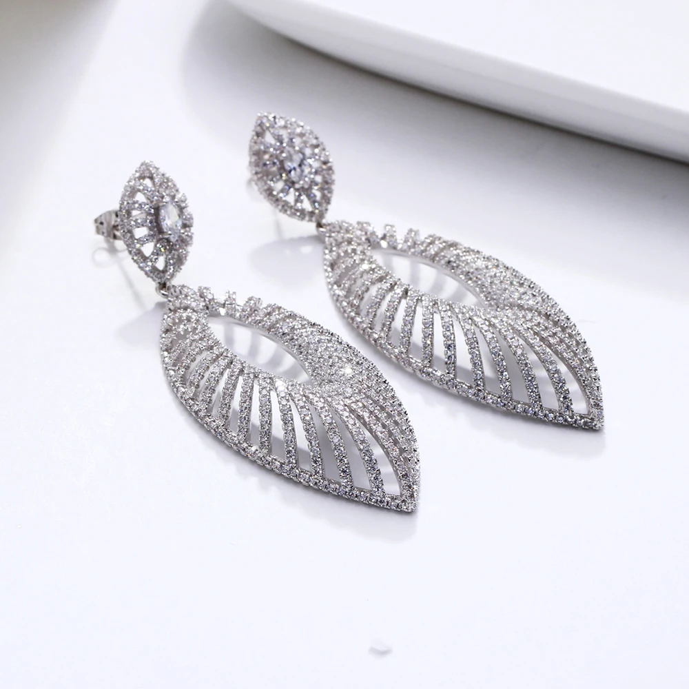 Very long leaf earrings (2)