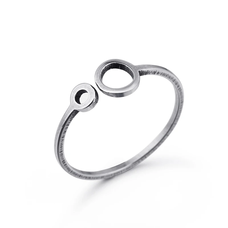 

Stainless Steel Open Ring Silver Color Hollow Circle Simple Cute Female Adjustable Ring In The Middle FemaleJewelry R104-T2