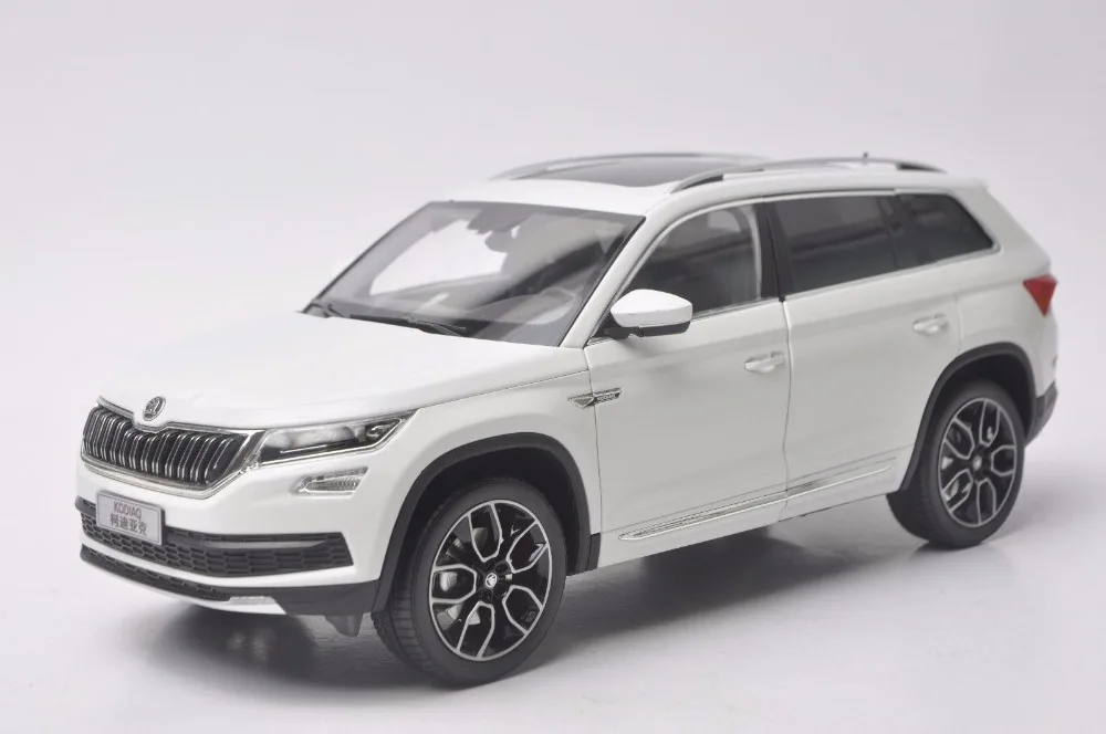 

1:18 Diecast Model for Skoda Kodiaq 2016 White SUV Alloy Toy Car Miniature Collection Gifts