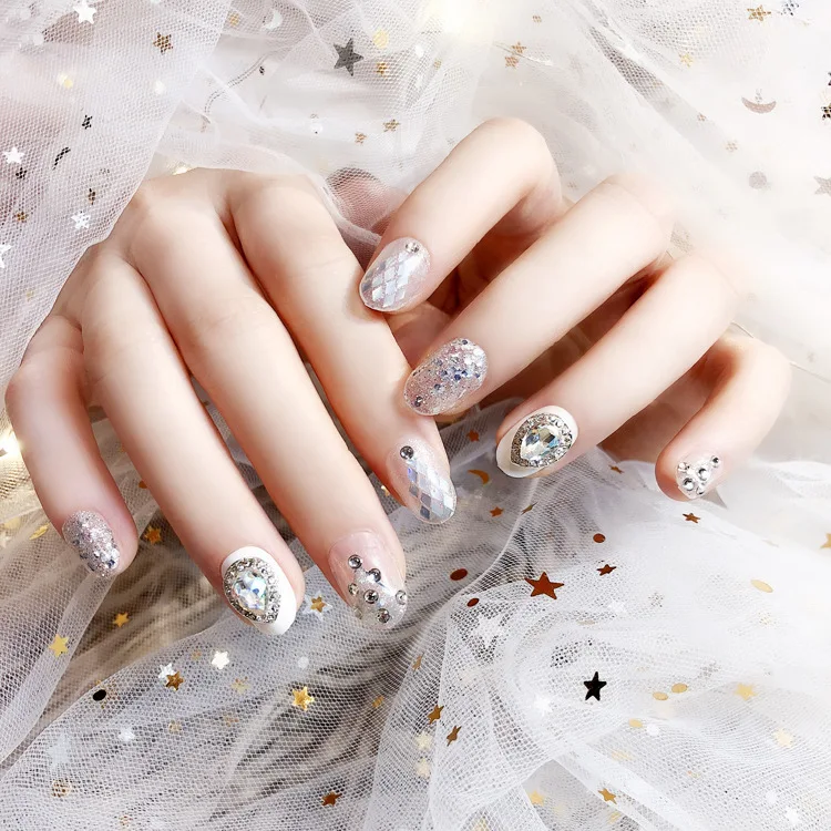 

24Pcs Wedding Fake Nails Oval Short Artificial Nail Tips Diamond Glitter Decor Phototherapy Full Cover False Nails Faux Ongles