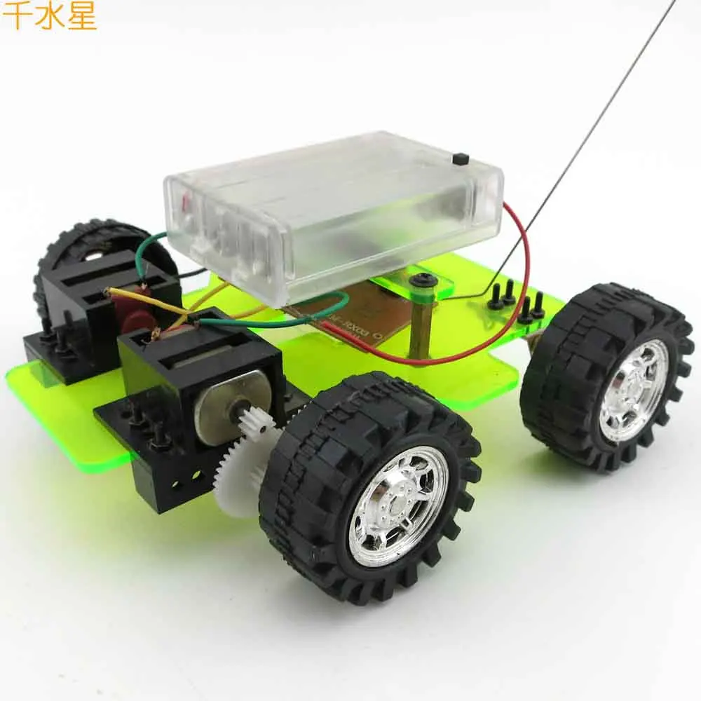 

DIY Dual Motor Four Remote Control Car DIY Technology Small Production DIY Puzzle Handmade( not Including Battery) F17925