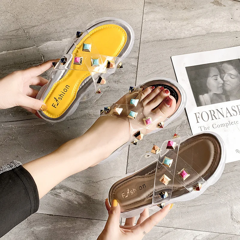 

2019 summer new style simple and simple PVC jelly slippers women comfortable wild thick sole casual slippers.