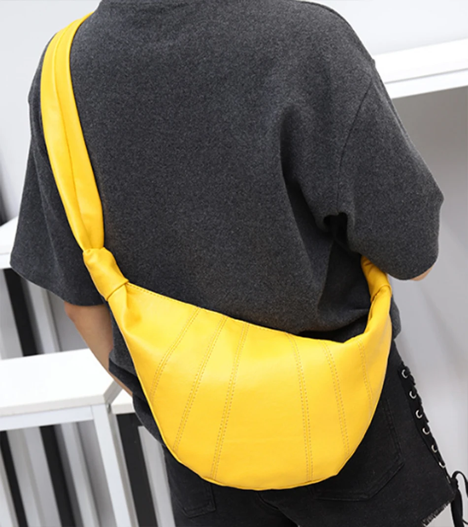

New Simple Saddle Bag One-shoulder oblique chest bag Korean version of crescent European dumplings bag waist bag