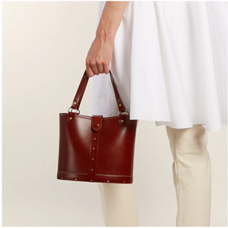 

Retro Rivet PU Leather Bucket Bags Large-capacity Casual Women Handbags Crossbody Bags for Women Shoulder Bag Totes Purse 2019