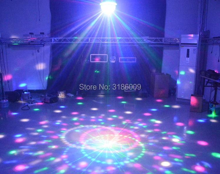 Показывают время светодиодный Кристалл Магия НЛО света RG Лазерной повернуть свет профессиональный для домашних развлечений КТВ DJ
