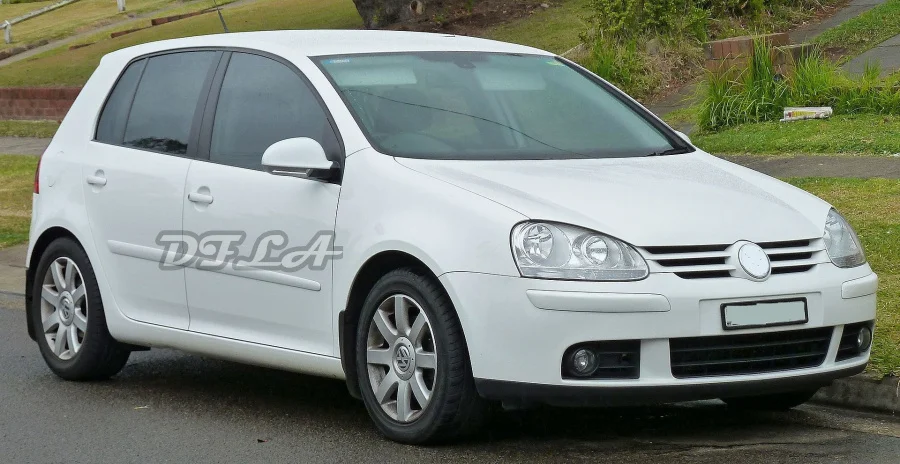 2007_Volkswagen_Golf_(1K_MY07)_Sportline_2.0_TDI_5-door_hatchback_(2010-07-05)