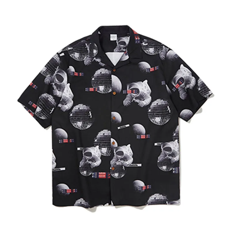 

Mens Harajuku Shirt 2019 Spring Summer Short Sleeve Astronaut Print Shirts Loose Fit oversized Casual Shirt Hip Hop Clothing