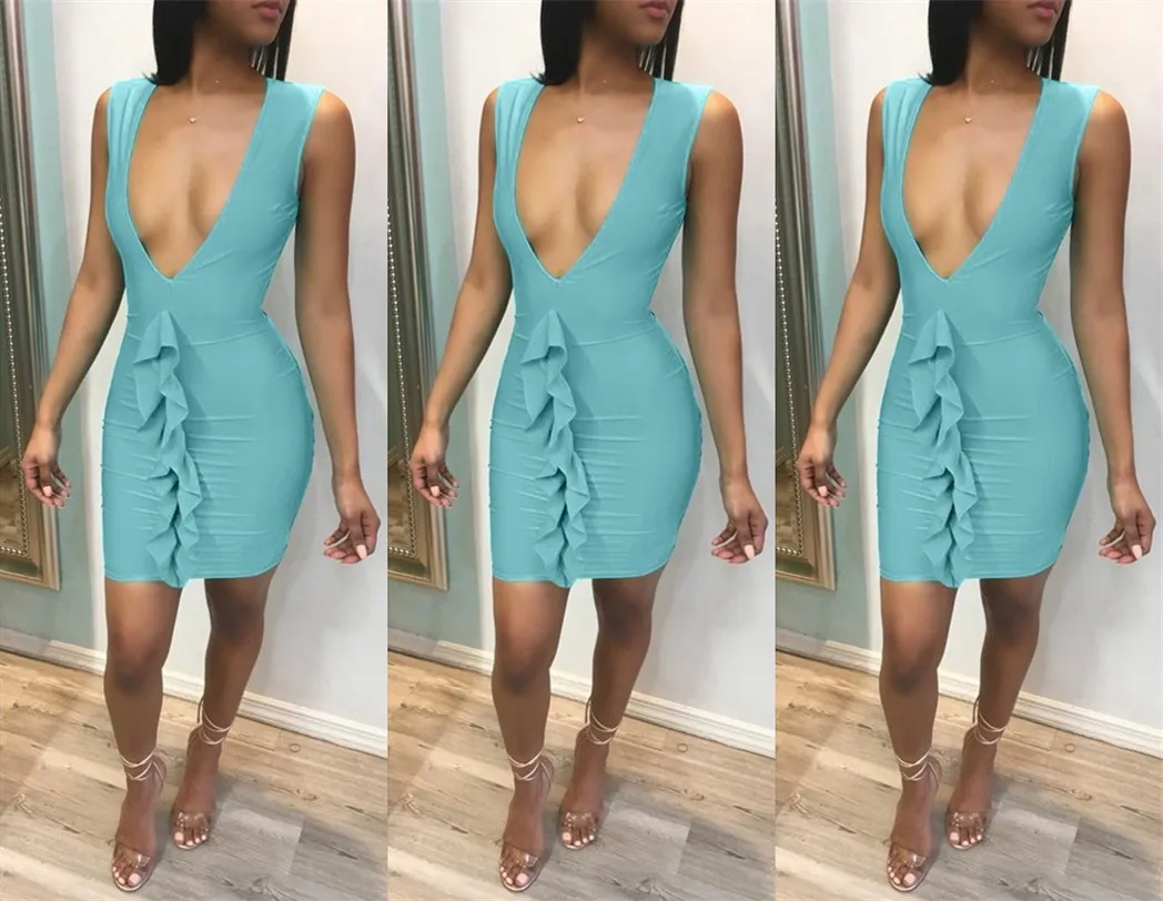 

Sexy v-neck sleeveless butt-hugging dress with earring