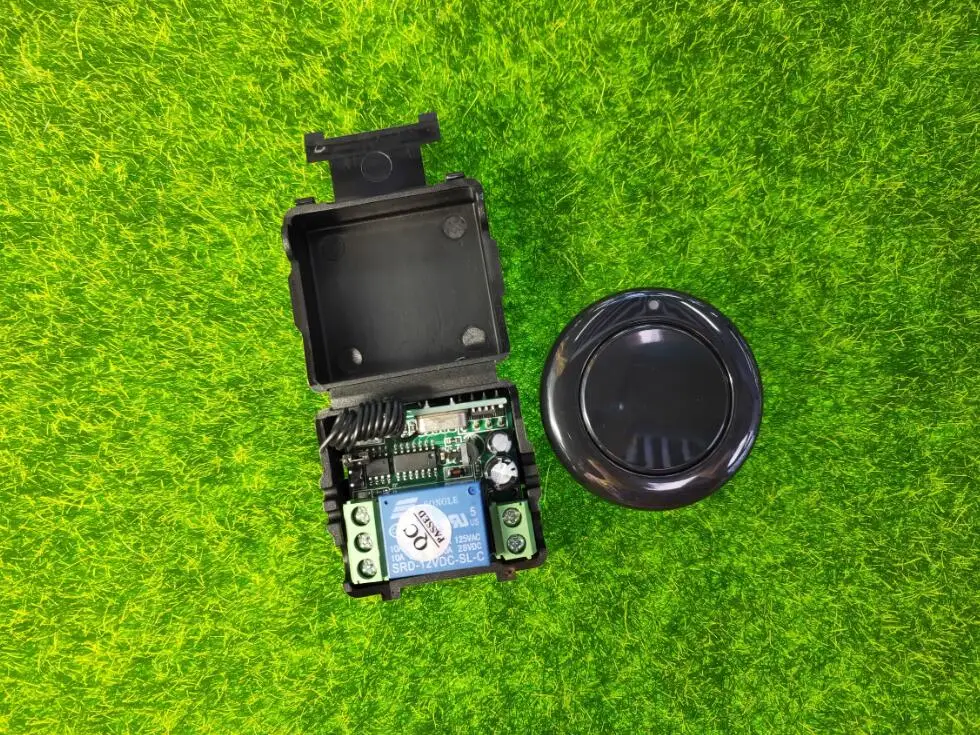 

DC12V 1CH Mini Wireless RF Remote Control Light Switch 10A Relay Output Radio Receiver Module+one-button Transmitter