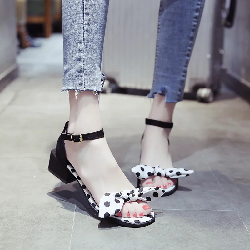 

EOEODOIT 2019 New Summer Sandals Med Square Heel Open Toe Dot Bowknot Pumps Shoes Casual Women Holiday Sandals 4.5 cm
