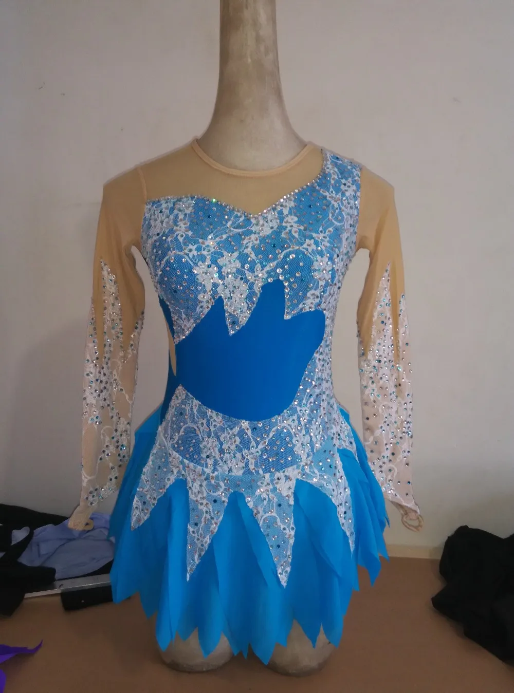Бесплатная доставка skybluefigure платье для катания на коньках/Baton Twirling/танцевальный
