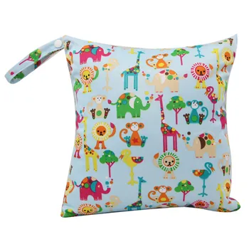 

28*30 CM Baby Diaper Bags Printed Zippered Wet/Dry Bag Waterproof Wet Cloth Diaper Backpack Reusable Diaper Cover WetBag
