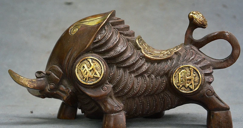 

Collect Chinese Bronze Fengshui Wealth Money Coin Ox Oxen Cattle Bull Cow Statue