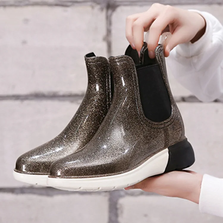 

2018 new high shiny rain boots ladies tube short boots casual solid color plastic rain boots.