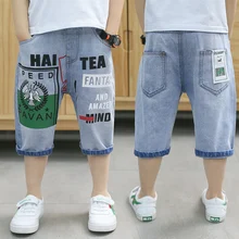 Короткие штаны для мальчиков детская джинсовая одежда Новинка года, летние легинсы длиной до колена для мальчиков, повседневные штаны из хлопка с принтом для крупных детей