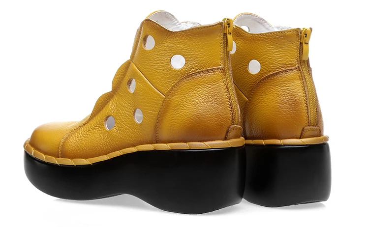 Женские летние ботинки из натуральной кожи ботильоны на танкетке с круглым носком и вырезами винтажная женская обувь