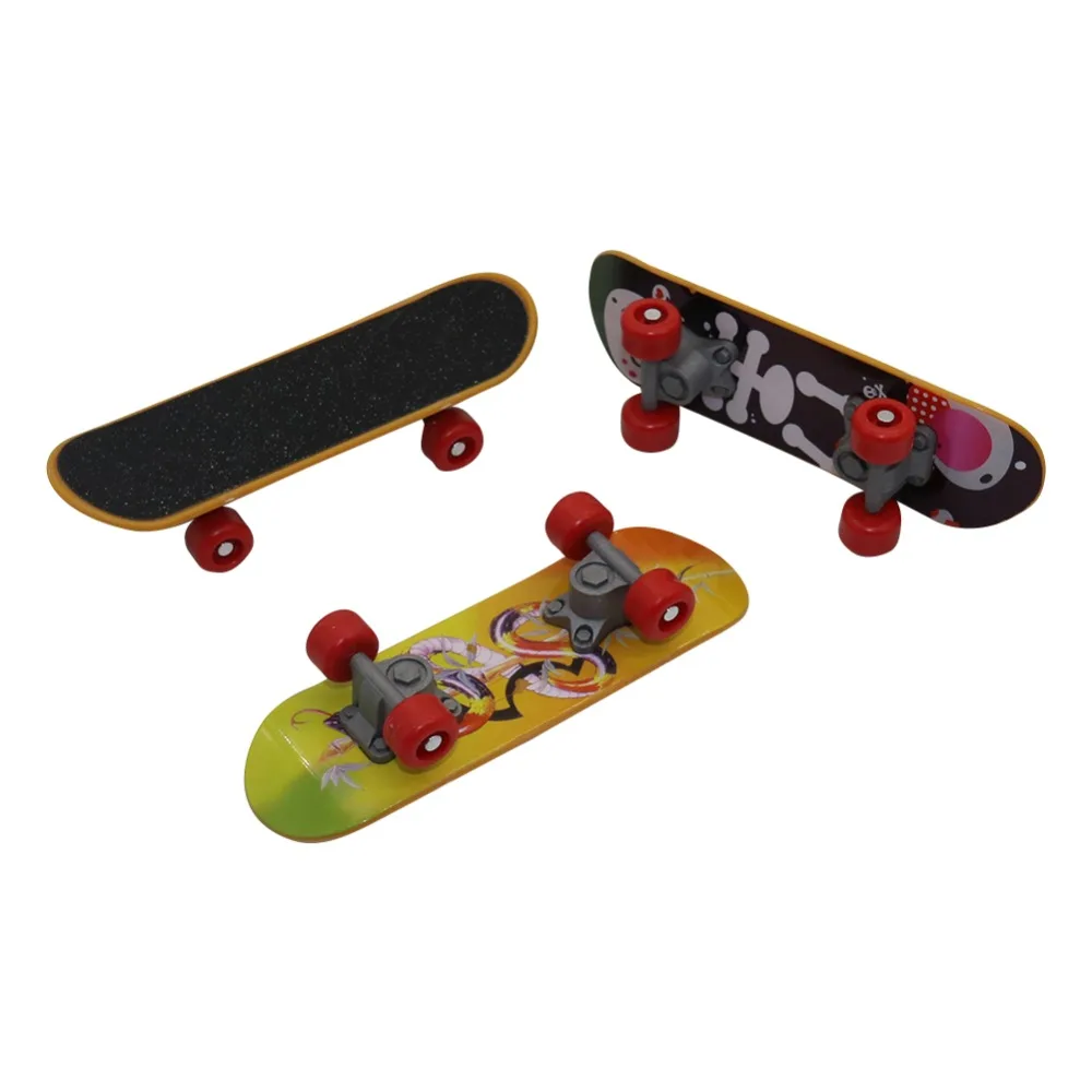 1 Pcs Bird Parrot Intelligence Toys Mini Training Skateboard For Budgies Parakeet Growth Toy Pet Toy parrot toy bird toy