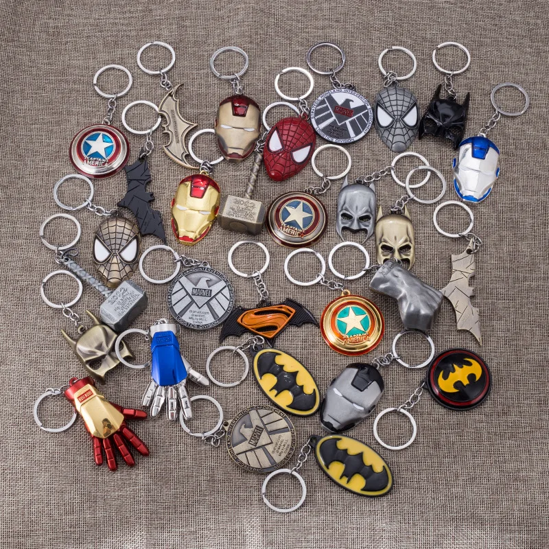 

Marvel jewelry SuperHeroe The Avengers Logo Style Metal Pendant Keychains Letter A Keyring porte clef chaveiro key holder 1pcs