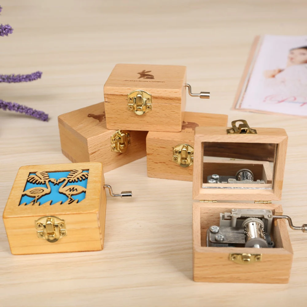 

Music Box Antique Carved Wooden Hand Crank Music Box Christmas Gift Birthday Gift Party Casket Retro Home Decoration