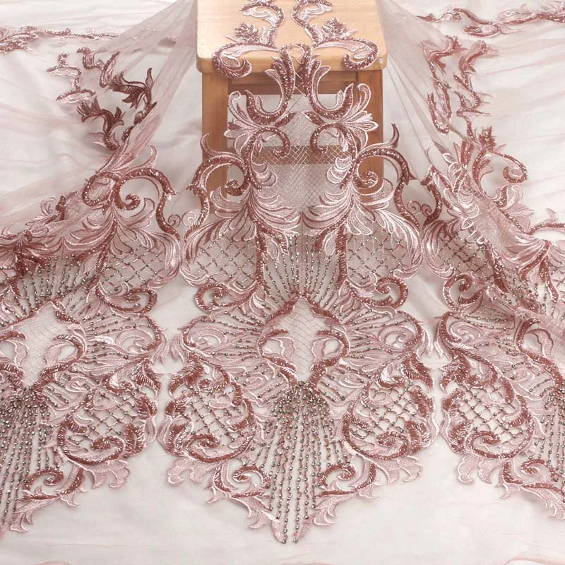 La Belleza 1 ярд Золотой тяжелый ручной работы бисером свадебный кружевной ткани вышитое Стразами Вечернее платье кружевной ткани - Цвет: Розовый
