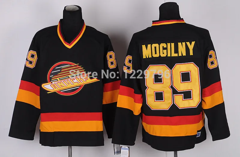 Vintage 1989 NHL Vancouver Canucks T Shirt