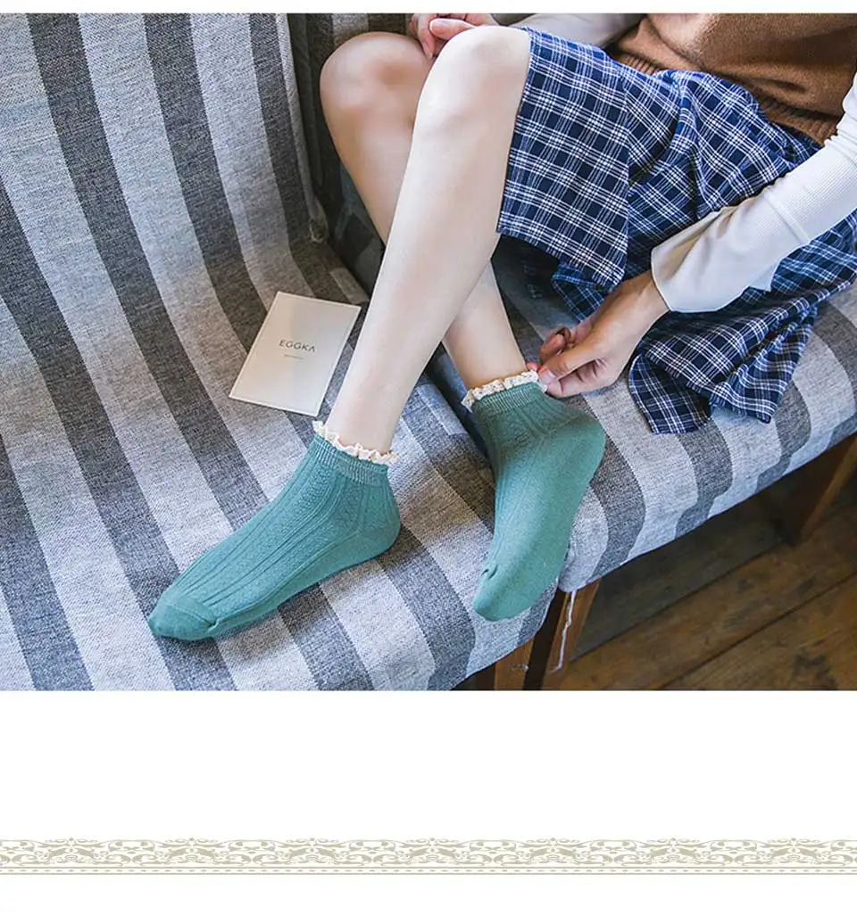 2018 Autumn and Winter New Cotton Short Tube Lace Solid Color Wild Boat Socks Small Fresh Lady Fan Warm Wear (7)