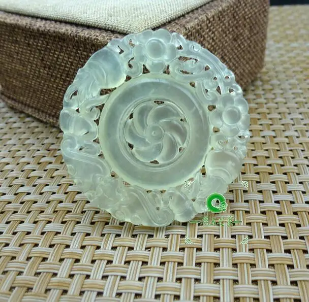 Бесплатная доставка китайский кулон XIUYU Jades из натуральной ручной резной амулет