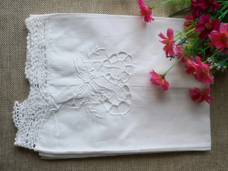 

Wholesale lot White Embroidered Napkin Set With Hand Crochet frill 37*50cm
