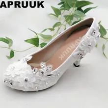 Кружево свадебные туфли невесты Высокий каблук белый Кружево с серебро Кристалл Стразы Свадебные туфли-лодочки Дамская обувь туфли для подружки невесты продаж