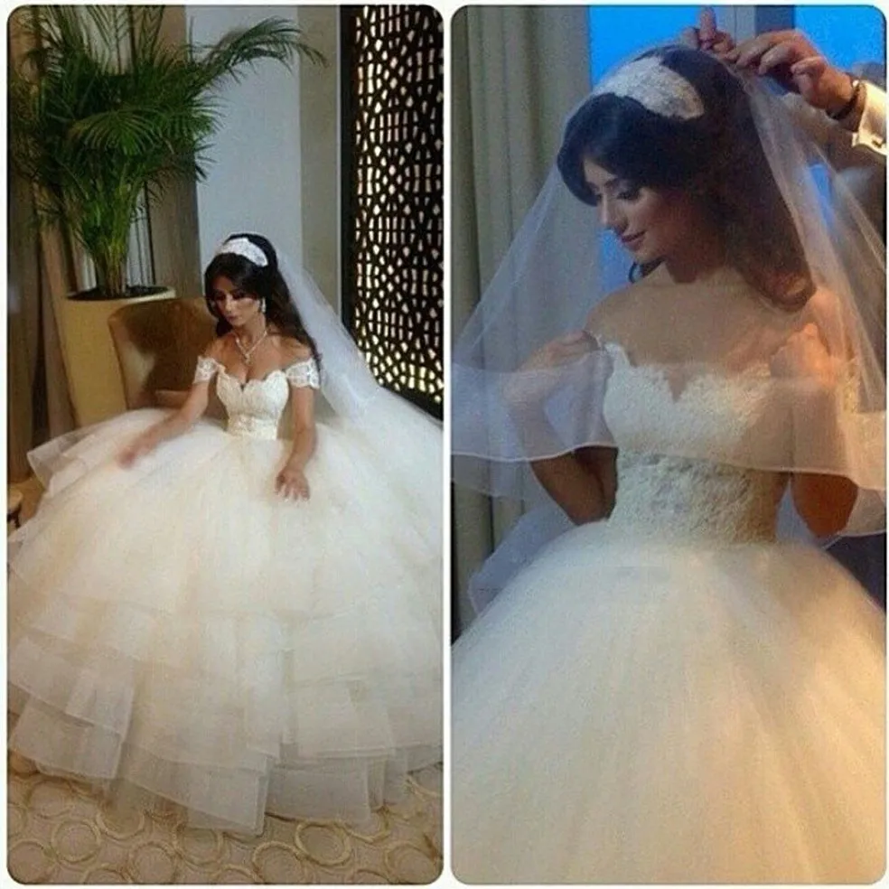 Off-the-Shoulder-Sweetheart-Lace-Corest-Short-Sleeve-Puffy-Tiers-Organza-Wedding-Bridal-Dresses (1)