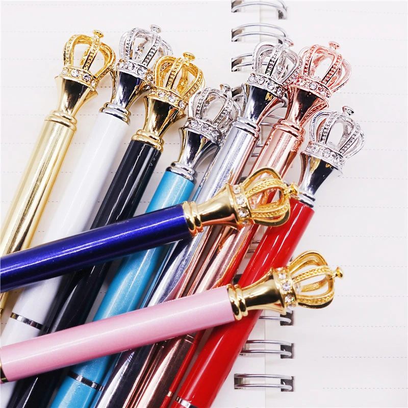 металлическая ручка шариковая с короной. ручки с подвесками разные. ручка с подвеской. подвеска ручка и ножка младенца. шариковая авторучка с подвеской с кристаллами.